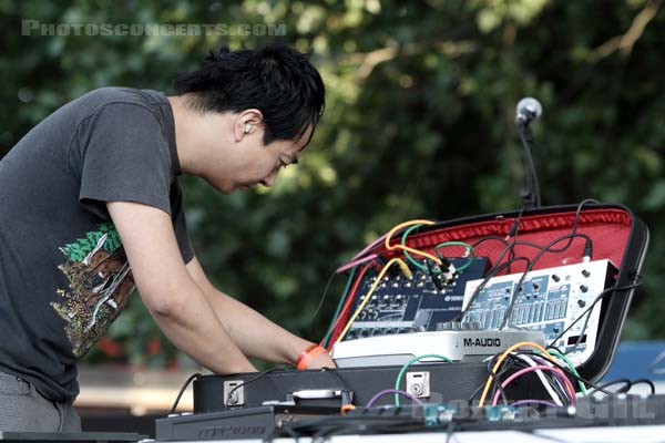 FUCK BUTTONS - 2010-06-06 - PARIS - Parc de la Villette - 